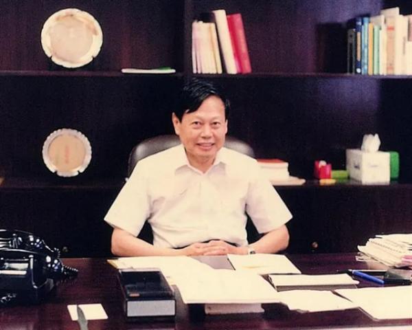 2004年，楊振寧和啟功談書法：我岳父杜聿明的字也很好