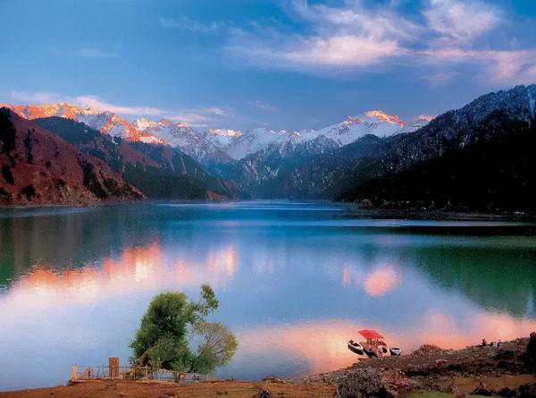 秋天的新疆，美成了桌布