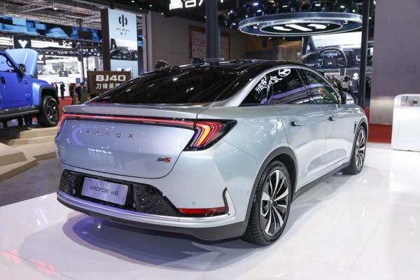 國產電車:極狐阿爾法S,續航可達708公里,顏值與實力並存 國產電車:極狐阿爾法S,續航可達708公里,顏值與實力並存