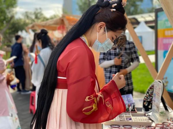 國風古韻 金秋遊園 漢服驚鴻 衣袂飄飄 國風古韻 金秋遊園 漢服驚鴻 衣袂飄飄