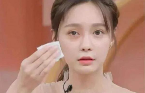 沈夢辰美圖集｜宋小寶說太開心了，終於找到一個比我還黑的女明星