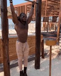 肌肉大D哥用實踐告訴你：最基礎的訓練卻是最高效的