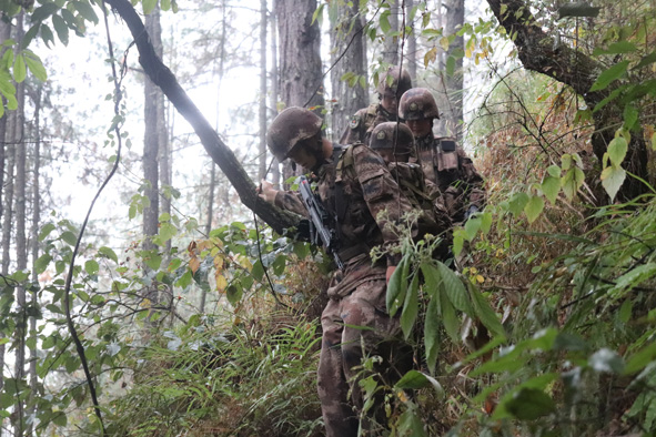 西藏軍區某團:巡邏路上牢記初心使命 西藏軍區某團:巡邏路上牢記初心使命
