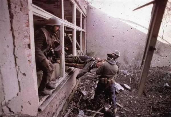 波黑克族民族英雄，被海牙國際法庭判為戰爭罪犯，他當庭服毒自殺