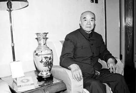 指揮打仗時得空寫小說,被人說不務正業,看肖克上將怎樣漂亮回懟 指揮打仗時得空寫小說,被人說不務正業,看肖克上將怎樣漂亮回懟