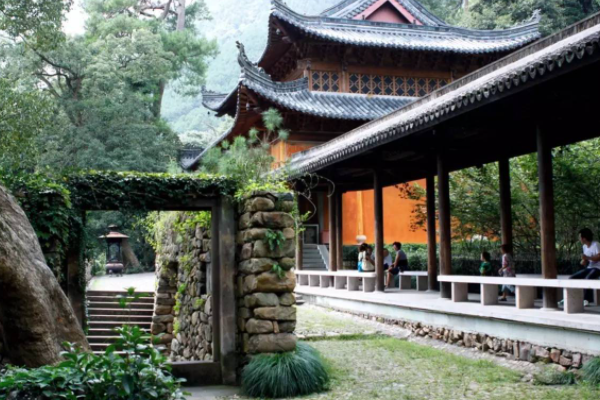 浙江鮮為人知的一座寺廟,素齋2元住宿25,被譽為“城市桃花源” 浙江鮮為人知的一座寺廟,素齋2元住宿25,被譽為“城市桃花源”