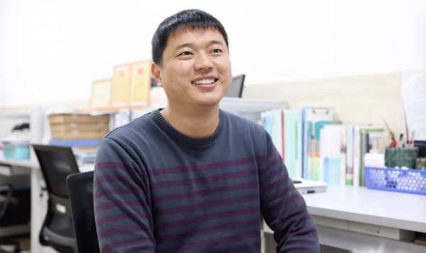 退役後當體育老師，這個老兵愛情事業雙豐收！