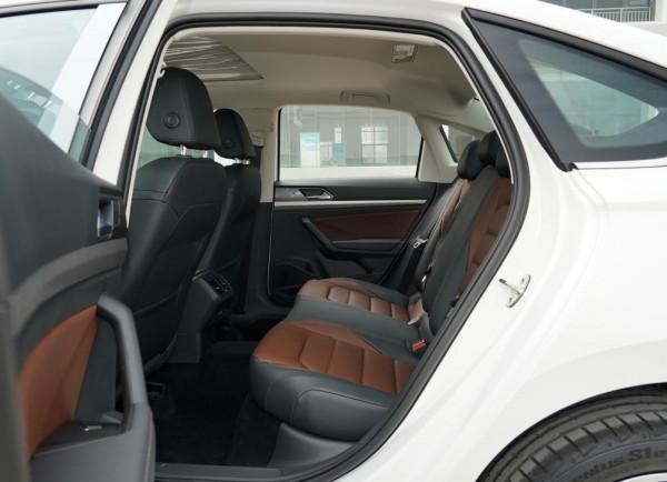 10多萬的自動擋轎車還是這三款好，安全舒適，動力強還省油