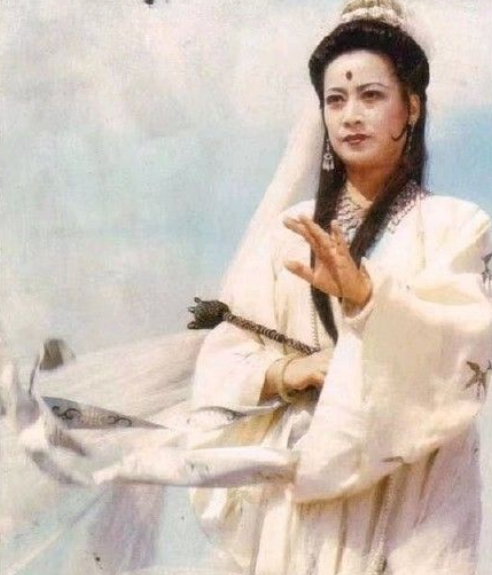 演活了中國神話人物的五位明星，他們演得太好了，像是真的一樣