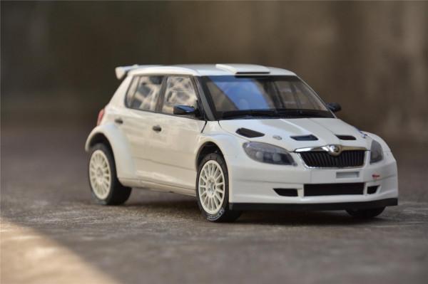 斯柯達晶銳Super2000拉力賽車模近距離賞析 斯柯達晶銳Super2000拉力賽車模近距離賞析