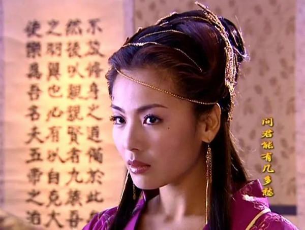 流行什麼寡淡風！這部劇的演員，都是把彩虹穿在身上的