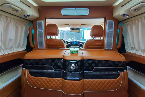 新款賓士V260L豪華商務車,頂級改裝高階四座版本 新款賓士V260L豪華商務車,頂級改裝高階四座版本