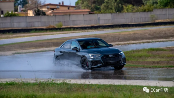 9大超高效能輪胎年度重測,誰能頂住奧迪S3的狂虐,贏得全場最佳 9大超高效能輪胎年度重測,誰能頂住奧迪S3的狂虐,贏得全場最佳