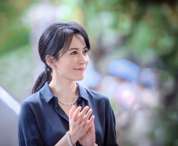 娛樂圈5個年過50歲卻未婚的大美人，有些人被情傷太深