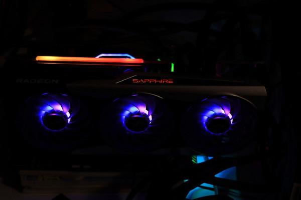 藍寶石 RX6900XT 超白金極光特別版上手體驗 藍寶石 RX6900XT 超白金極光特別版上手體驗