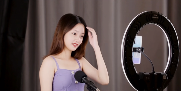 直播間用的燈光為什麼打在臉上沒有影子? 直播間用的燈光為什麼打在臉上沒有影子?