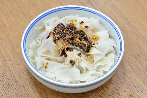 比帶湯的臊子面好吃,正宗老陝味道,好吃的紅油麵皮,5分鐘搞定 比帶湯的臊子面好吃,正宗老陝味道,好吃的紅油麵皮,5分鐘搞定