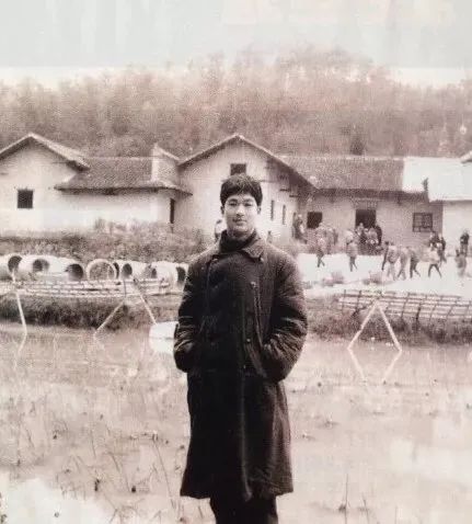 空姐、養豬工人、護士,這10位明星的第一份工作都和演戲沒關係 空姐、養豬工人、護士,這10位明星的第一份工作都和演戲沒關係