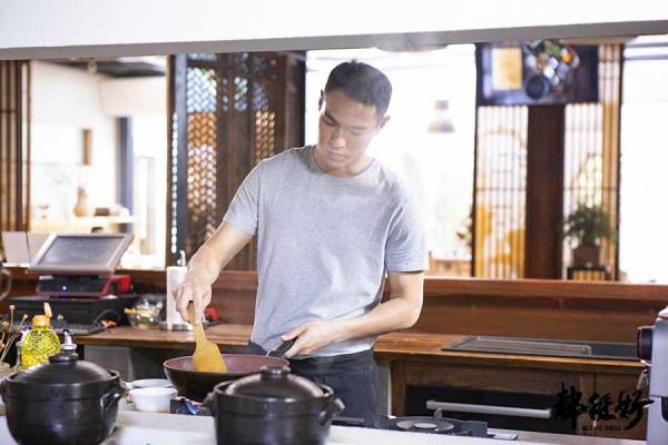 現代裝帥氣十足，穿上古裝就變醜，這些男星怎麼還有兩幅面孔？