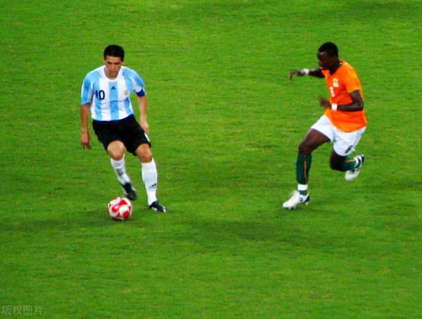 “醫生，我一在豪門待著就不舒服”盤點那些在豪門踢不出來的巨星