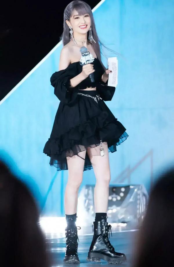 離婚後的丫丫越來越美了