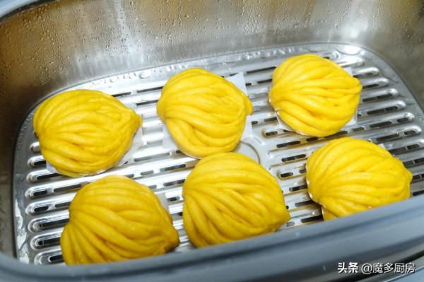 用南瓜做花樣饅頭,香甜柔軟,好看又好吃,營養健康全家都喜歡 用南瓜做花樣饅頭,香甜柔軟,好看又好吃,營養健康全家都喜歡