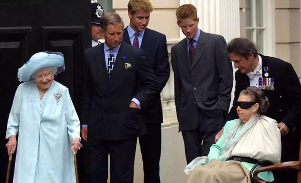 瑪格麗特從小比女王姐姐漂亮，40歲後面相刻薄俗氣，她經歷了什麼