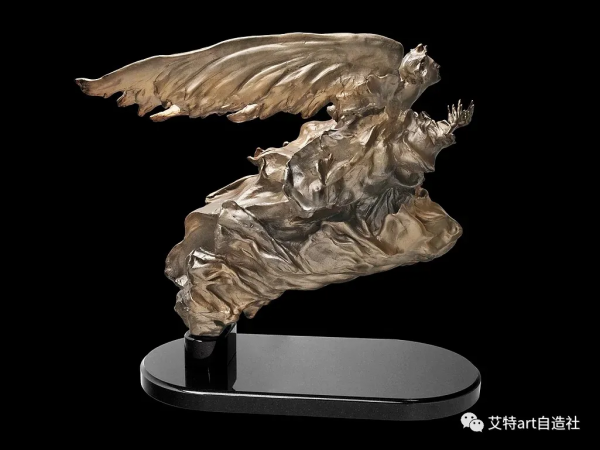 斯諾登從一塊泥引發的啟迪 斯諾登從一塊泥引發的啟迪