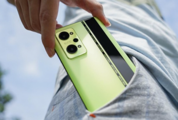 2000元次旗艦和5000元真旗艦，有何不同？多花3000就是交智商稅嗎