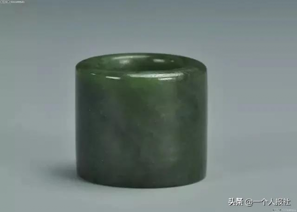 琳琅滿目的扳指