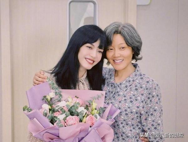 閆妮新劇《私奔的外婆》，姚晨、王珞丹、梅婷助陣，又是一爆款