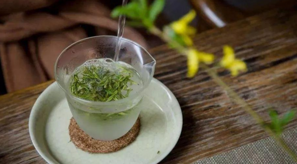 綠茶放了10年,還能喝嗎?綠茶的最佳飲用期,到底是多長時間? 綠茶放了10年,還能喝嗎?綠茶的最佳飲用期,到底是多長時間?