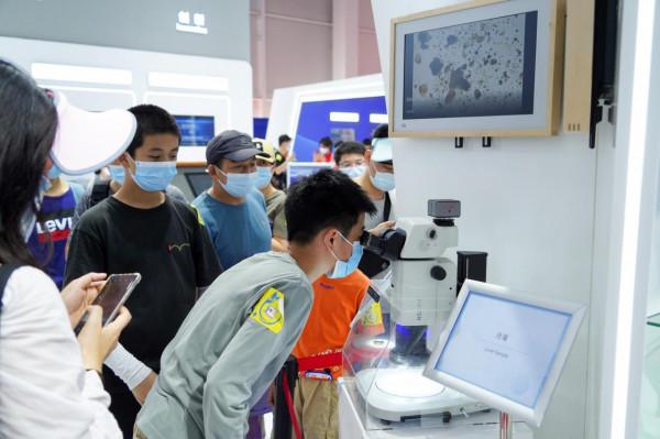 探館！這裡是來自太空的“朋友圈”