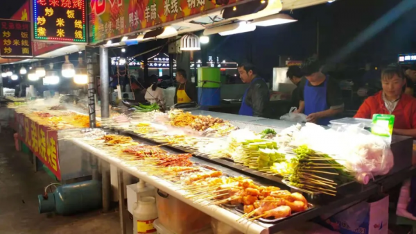 在嵩明減肥真的太難了,畢竟誰能拒絕得了隆源的宵夜呢 在嵩明減肥真的太難了,畢竟誰能拒絕得了隆源的宵夜呢