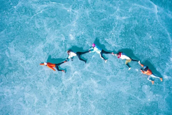 四川人看藍冰奇觀,不用再去貝加爾湖了,就在川西這個免費冷門地 四川人看藍冰奇觀,不用再去貝加爾湖了,就在川西這個免費冷門地