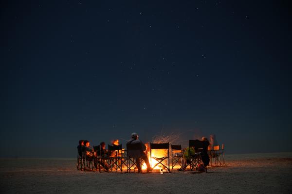 人類從何而來？加亞&CenterDot;文斯揭秘：學會生火和聊天能&OpenCurlyDoubleQuote;逆天改命&rdquo;