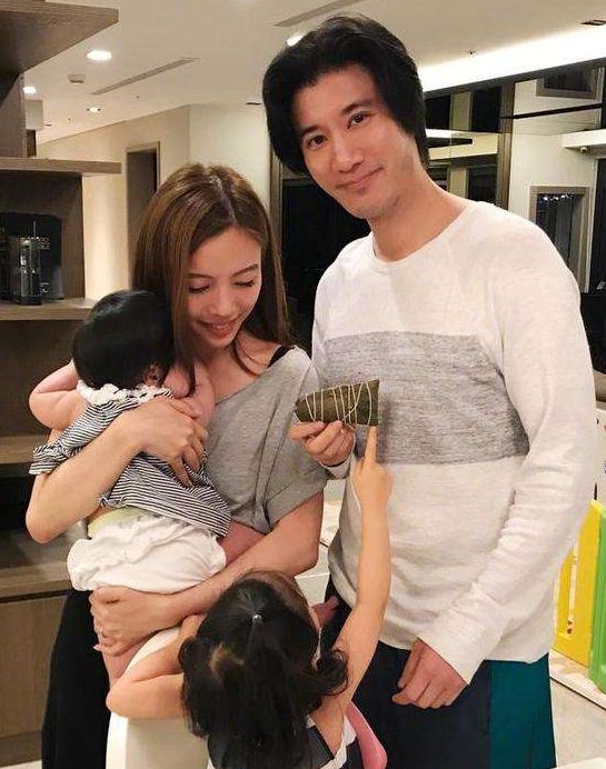 王力宏一年4.6億，捨不得給前妻2000萬？丟光代言，得不償失