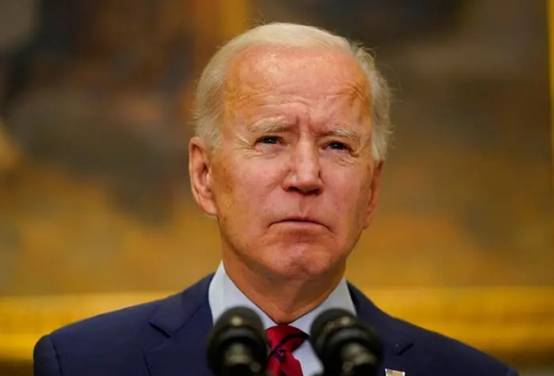 從上海出發，四座巨型振華起重機抵達美國，果然還是中國靠譜