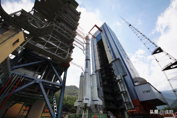 中國火箭發射塔,尺寸比美俄龐大不少就是落後?真相到底是什麼? 中國火箭發射塔,尺寸比美俄龐大不少就是落後?真相到底是什麼?