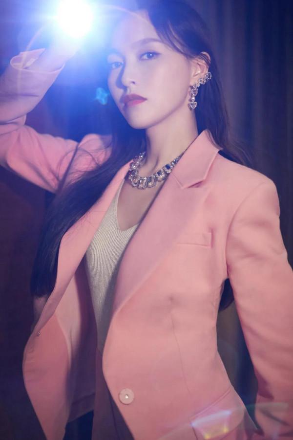 唐嫣，霸總駕到，魅力無限