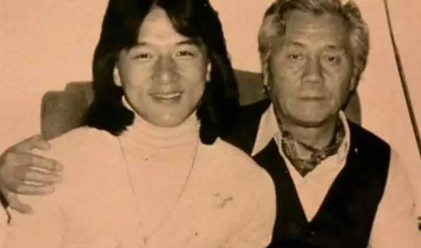 成龍同父異母的大哥：10歲被父親拋棄，73歲才見到成龍第一面