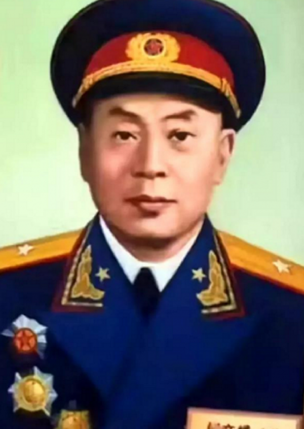 女兒喬遷之喜，81歲父親前來做客，看到牆上一幅日本畫，扭頭就走