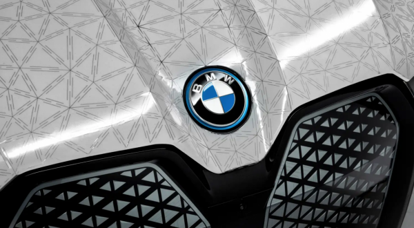 寶馬創造了一款完全用電子紙包裹的變色汽車