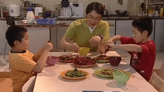 《家有兒女》引熱議，究竟是童年還是在毀童年，臺詞預言竟實現了