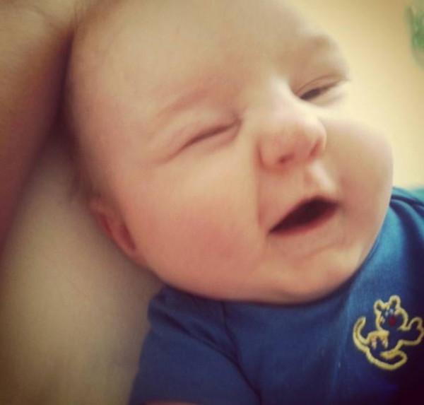 B超嬰兒無四肢,18歲媽媽拒絕墮胎,冒險生子,把孩子養成男子漢 B超嬰兒無四肢,18歲媽媽拒絕墮胎,冒險生子,把孩子養成男子漢