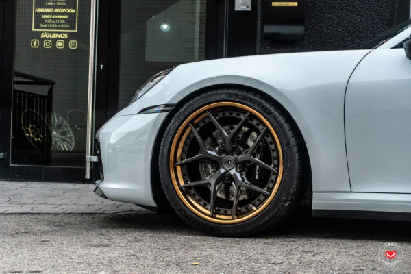 如何讓一臺保時捷911 Carrera 4S脫穎而出