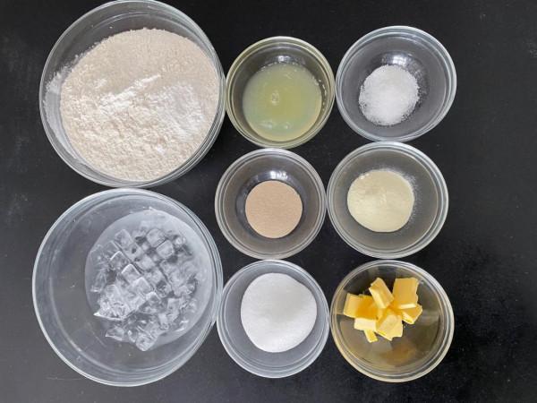 火遍街頭的「巖燒乳酪」靠擺地攤日進萬元,教你復刻同款配方 火遍街頭的「巖燒乳酪」靠擺地攤日進萬元,教你復刻同款配方