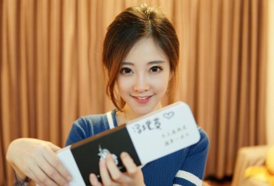 被時代拋棄的“直播一姐”馮提莫，她做錯了什麼？走向涼涼