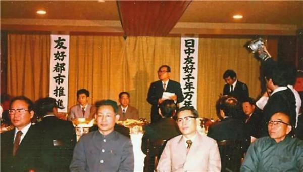 山東醫生堅持免費給人看病,女兒看報紙後才知:父親是侵華日本兵 山東醫生堅持免費給人看病,女兒看報紙後才知:父親是侵華日本兵