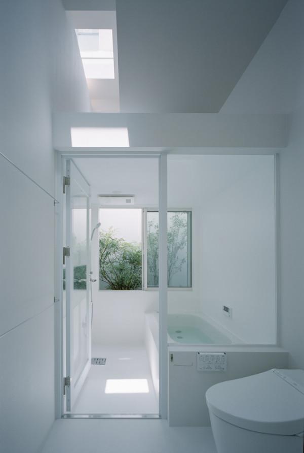 104㎡的住宅：為了能夠有一個安靜的家居空間，對外幾乎完全封閉